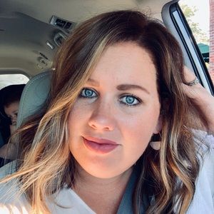 Meet your Posher, Leah